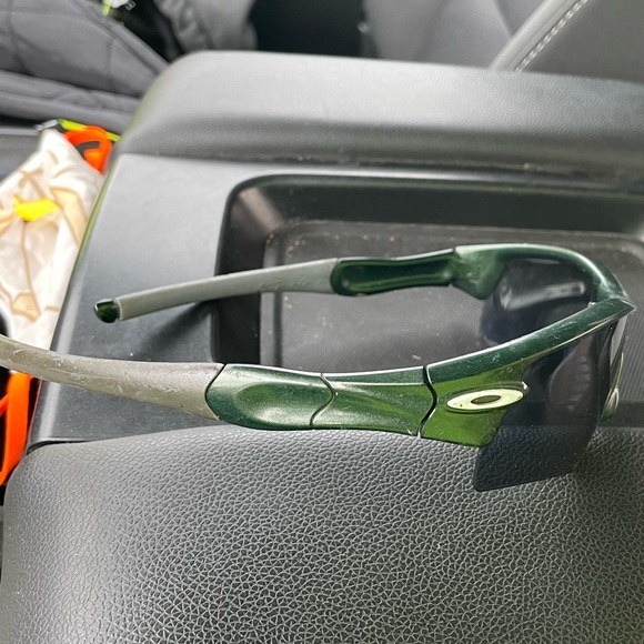 Oakley radar sunglasses with case - Picture 3 of 3